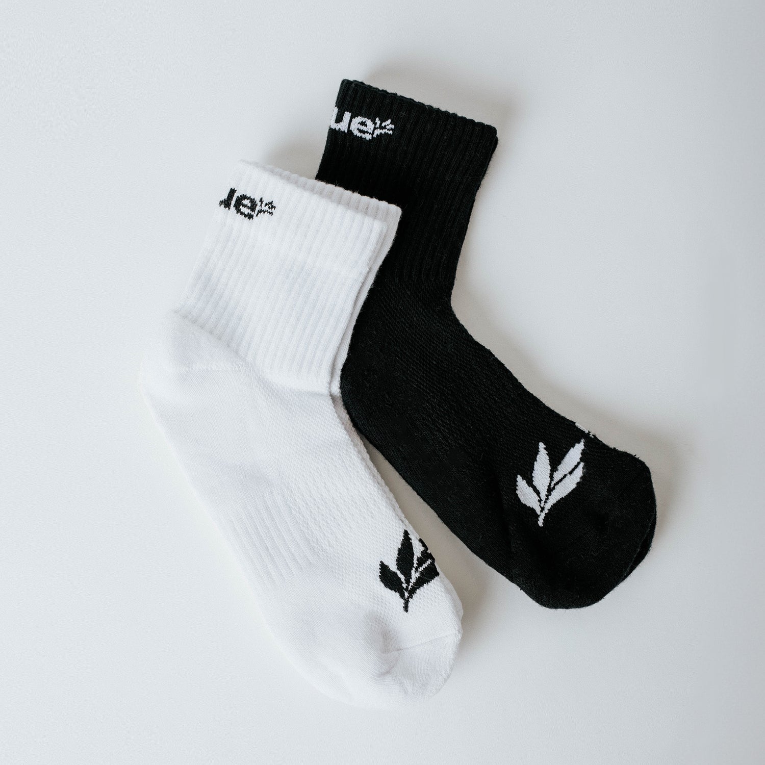 Quarter Crew Socks 2 pack [Black/White]