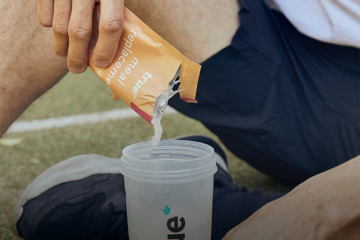 meal-replacement-true-protein-when-to-use-2.webp__PID:fe0bc5a1-eba6-48c4-995f-257d02e1eb25