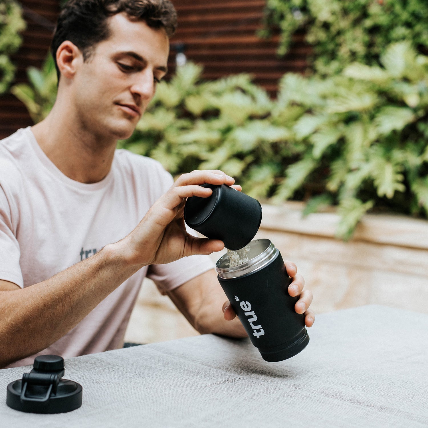 Compartment Shaker-Black